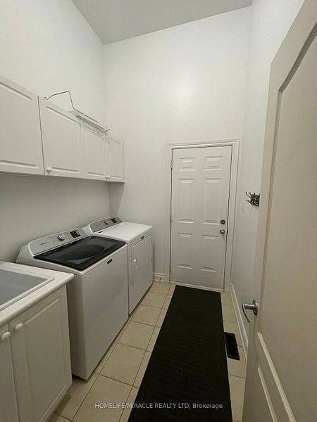 Brampton, ON L6P 1Y7,14 Mount Royal CIR