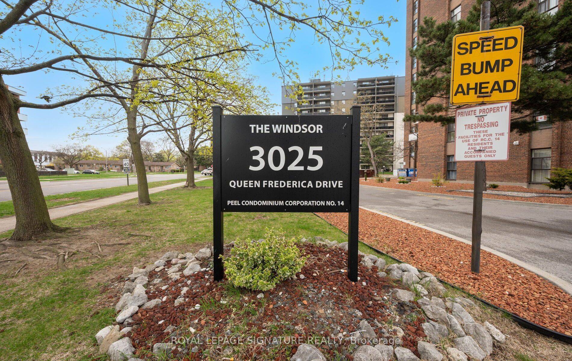 Mississauga, ON L4Y 3A1,3025 Queen Frederica DR #201