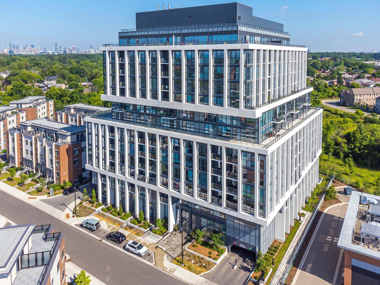 Mississauga, ON L5L 3H9,1063 Douglas McCurdy Comm CIR #1202