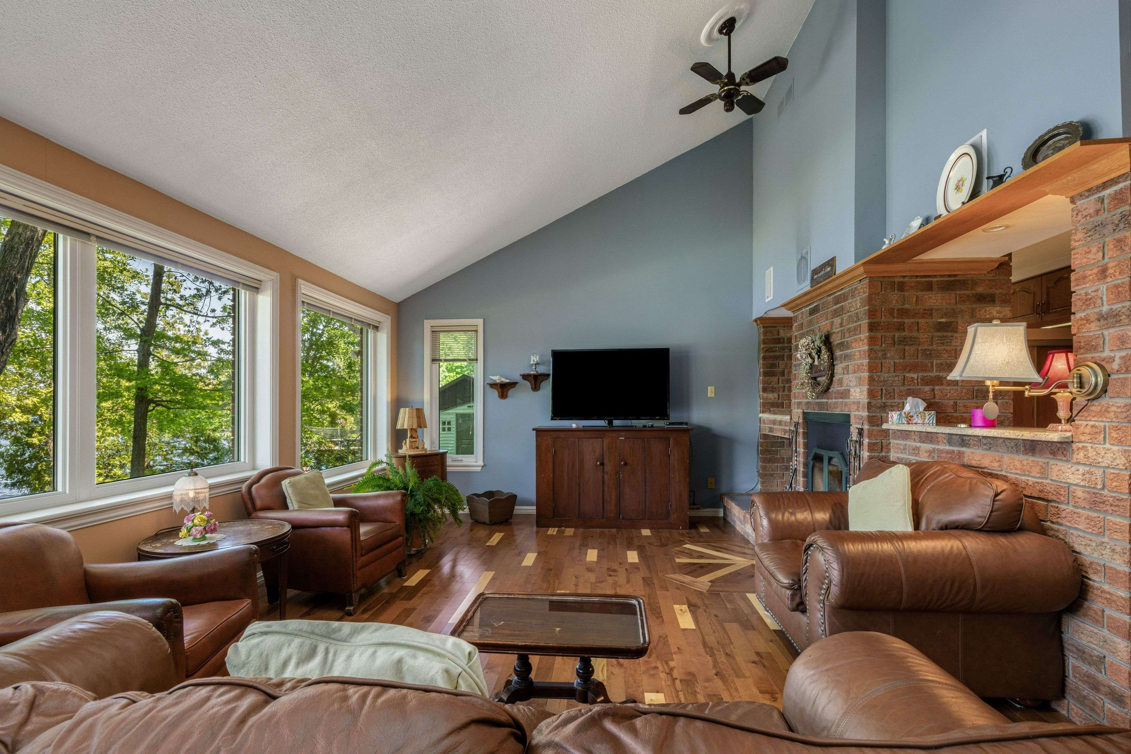 Frontenac, ON K0H 2P2,1047 Country LN