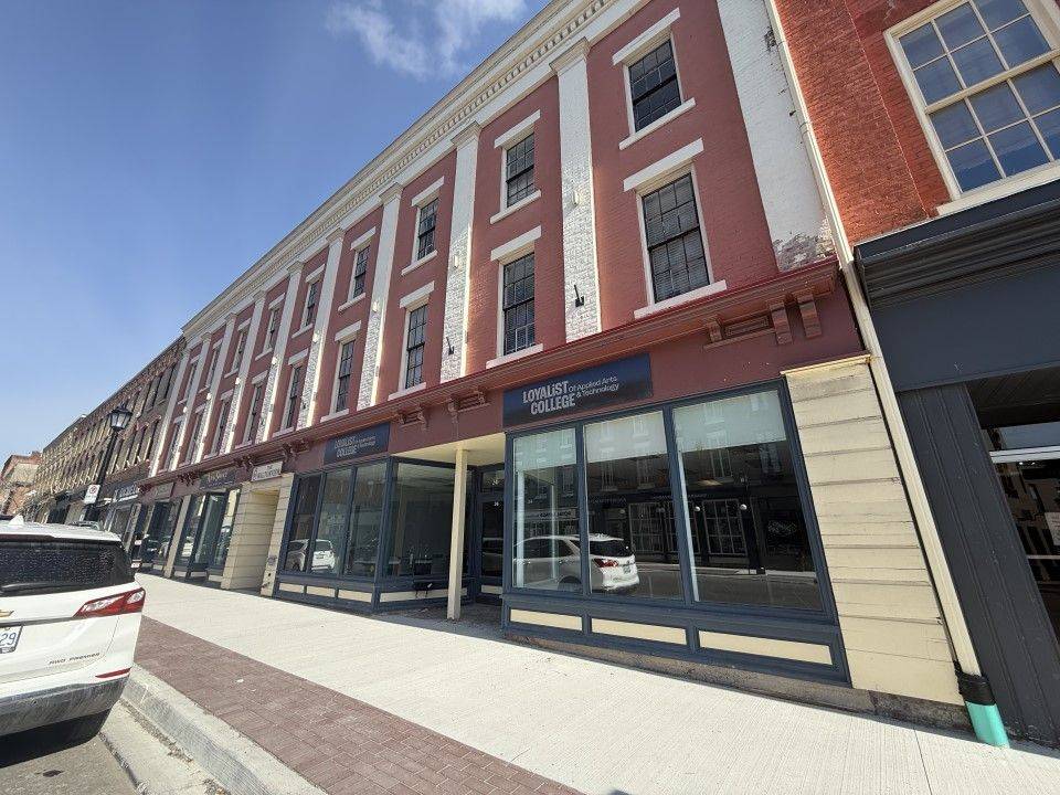 Port Hope, ON L1A 1N1,56-60 Walton ST