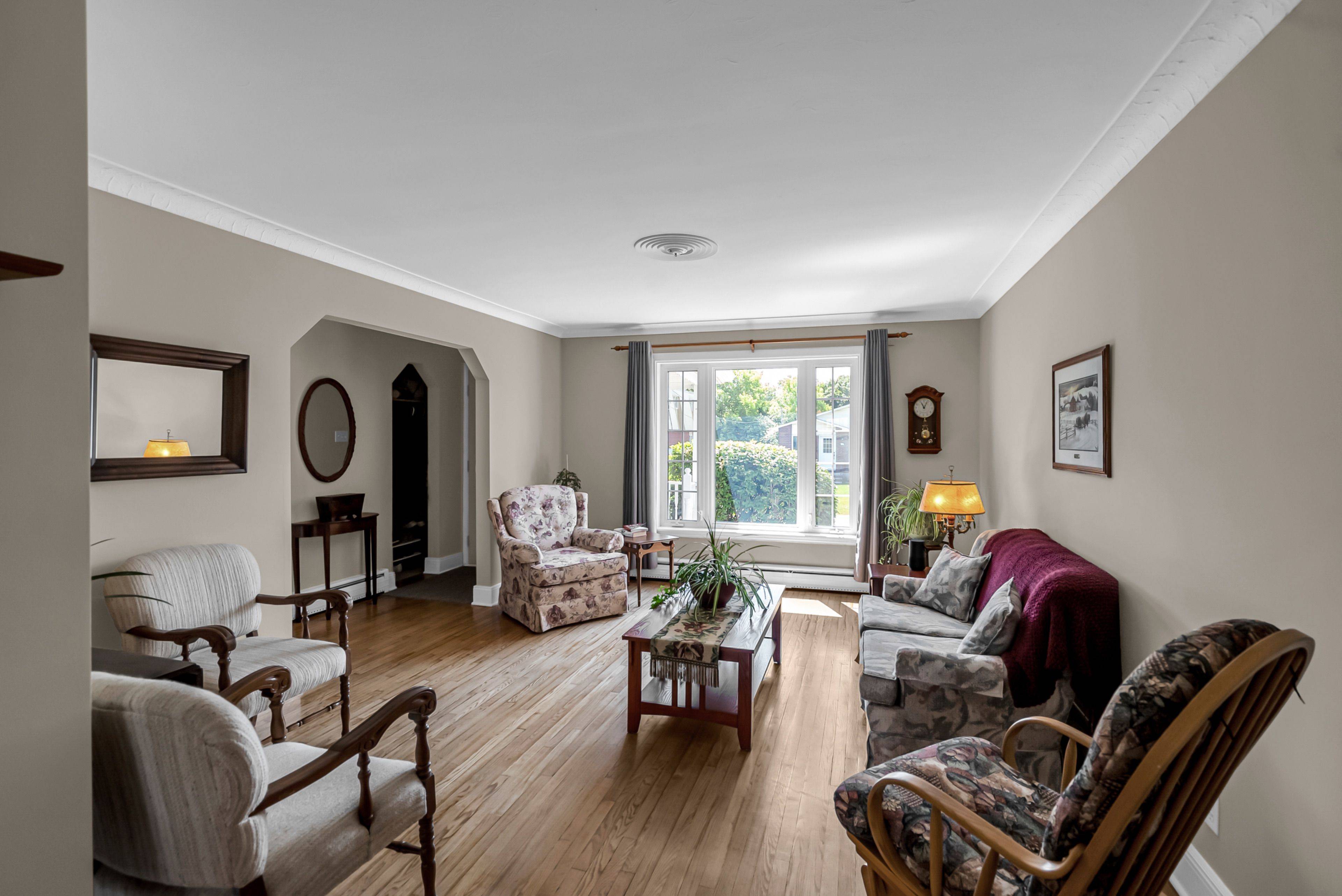 Cornwall, ON K6H 3B9,15-15A Christy ST