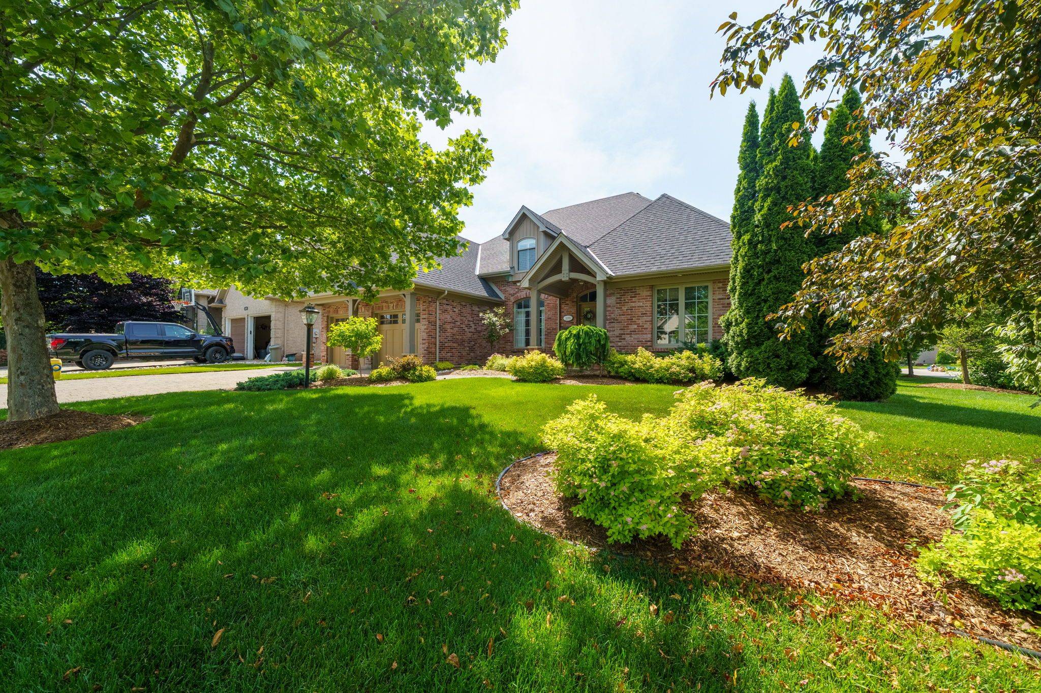London North, ON N6G 5M7,2091 Valleyrun BLVD