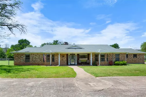 2485 Garrett Lane, China Spring, TX 76633