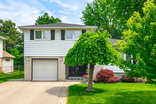 11 Richmond DR, Brampton, ON L6W 2E7