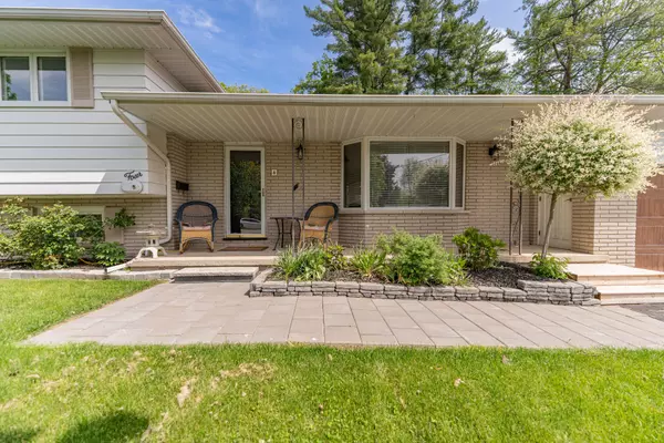 Tillsonburg, ON N4G 2P8,4 Burdock CT