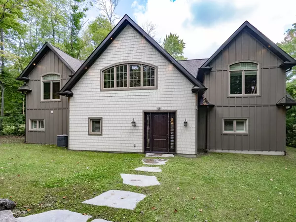 Muskoka Lakes, ON P0B 1J0,1911 MORTIMERS POINT RD
