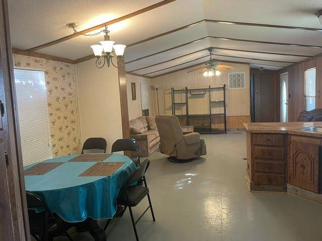 Groesbeck, TX 76642,905 Parker Street