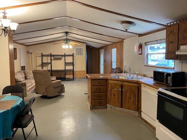 Groesbeck, TX 76642,905 Parker Street