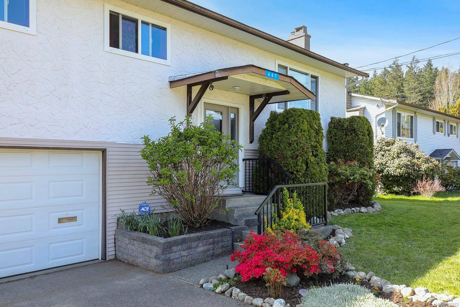 Comox, BC V9M 3H6,667 Torrence Rd
