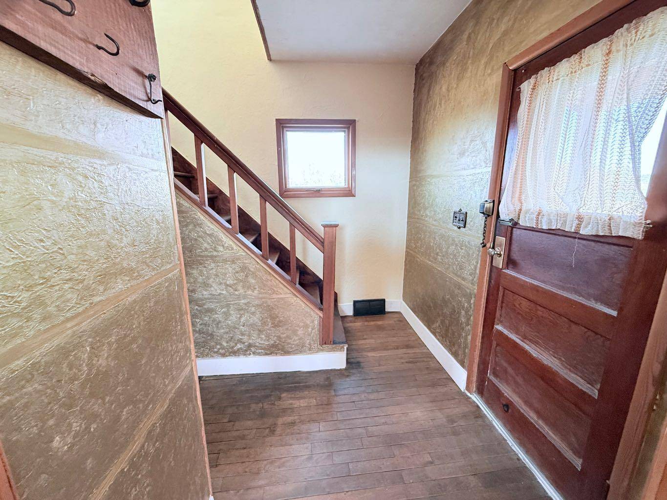 Consort, AB T0C1B0,5146 49 ST