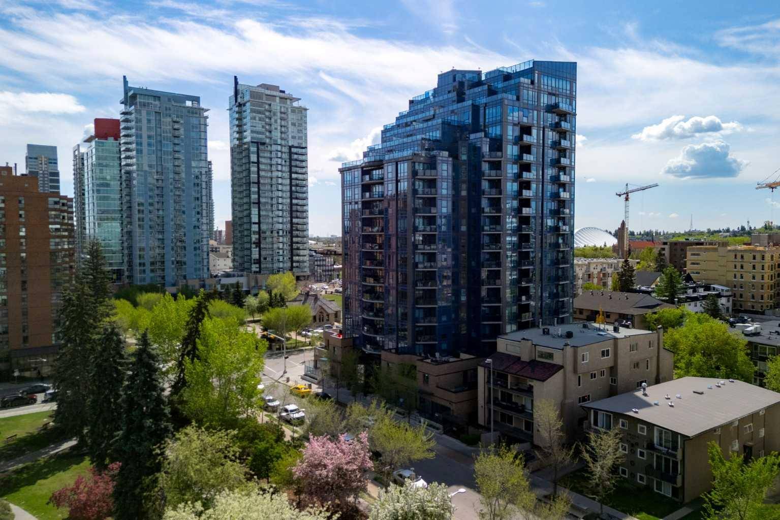 303 13 AVE SW #203, Calgary, AB T2R 0Y9