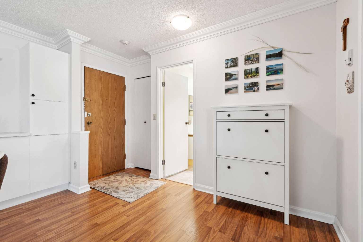 Calgary, AB T2K 5W9,333 Garry CRES NE #213