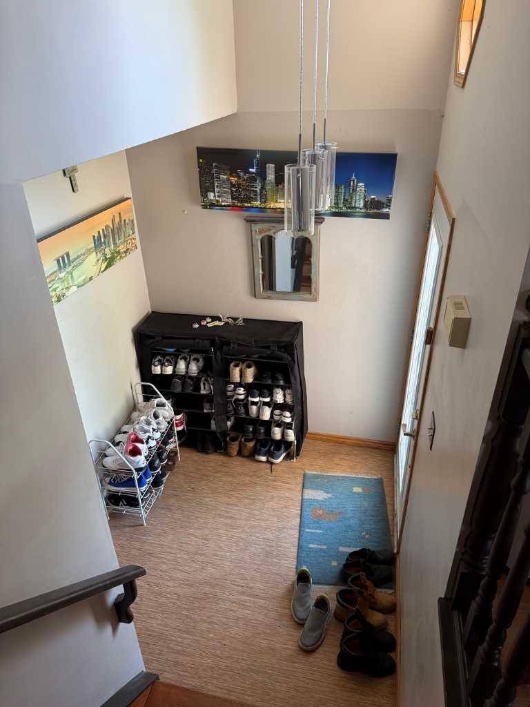 Calgary, AB T2J 7C1,75 Deerview TER Southeast