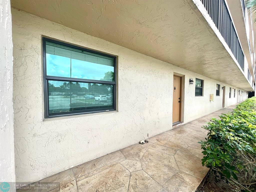 Tamarac, FL 33319,4940 E Sabal Palm Blvd  #102