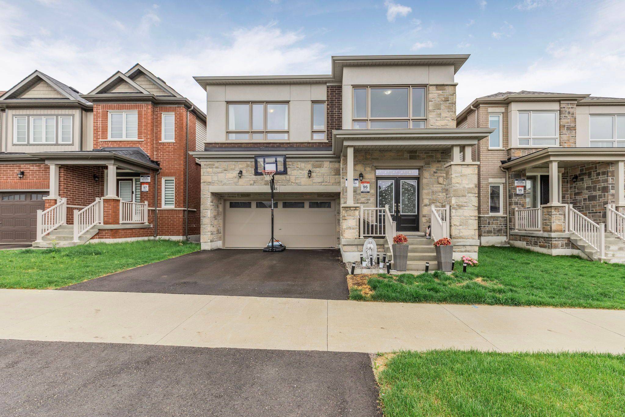 Barrie, ON L9J 0P3,58 Shepherd DR