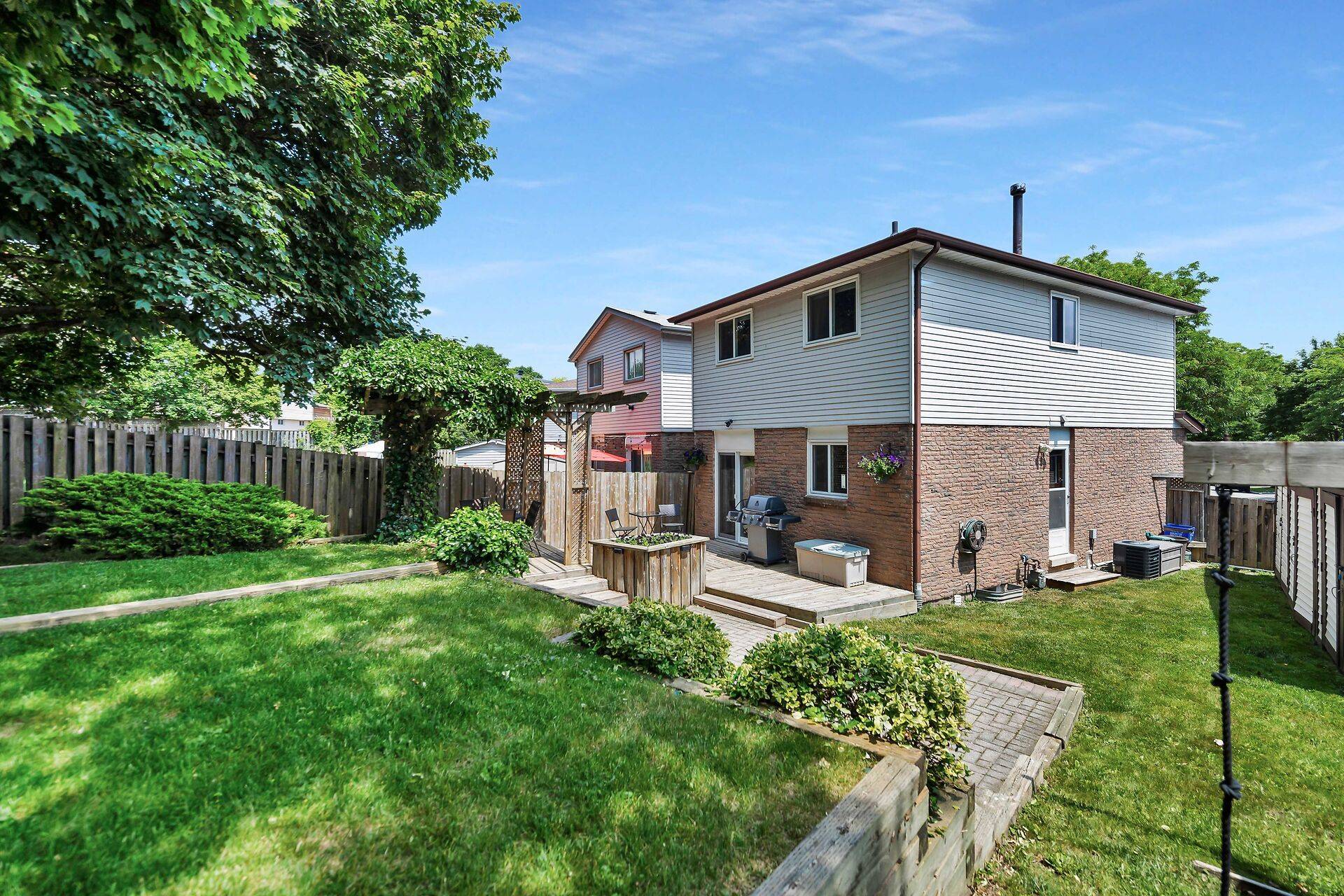 Burlington, ON L7P 3S5,2005 Canning CT
