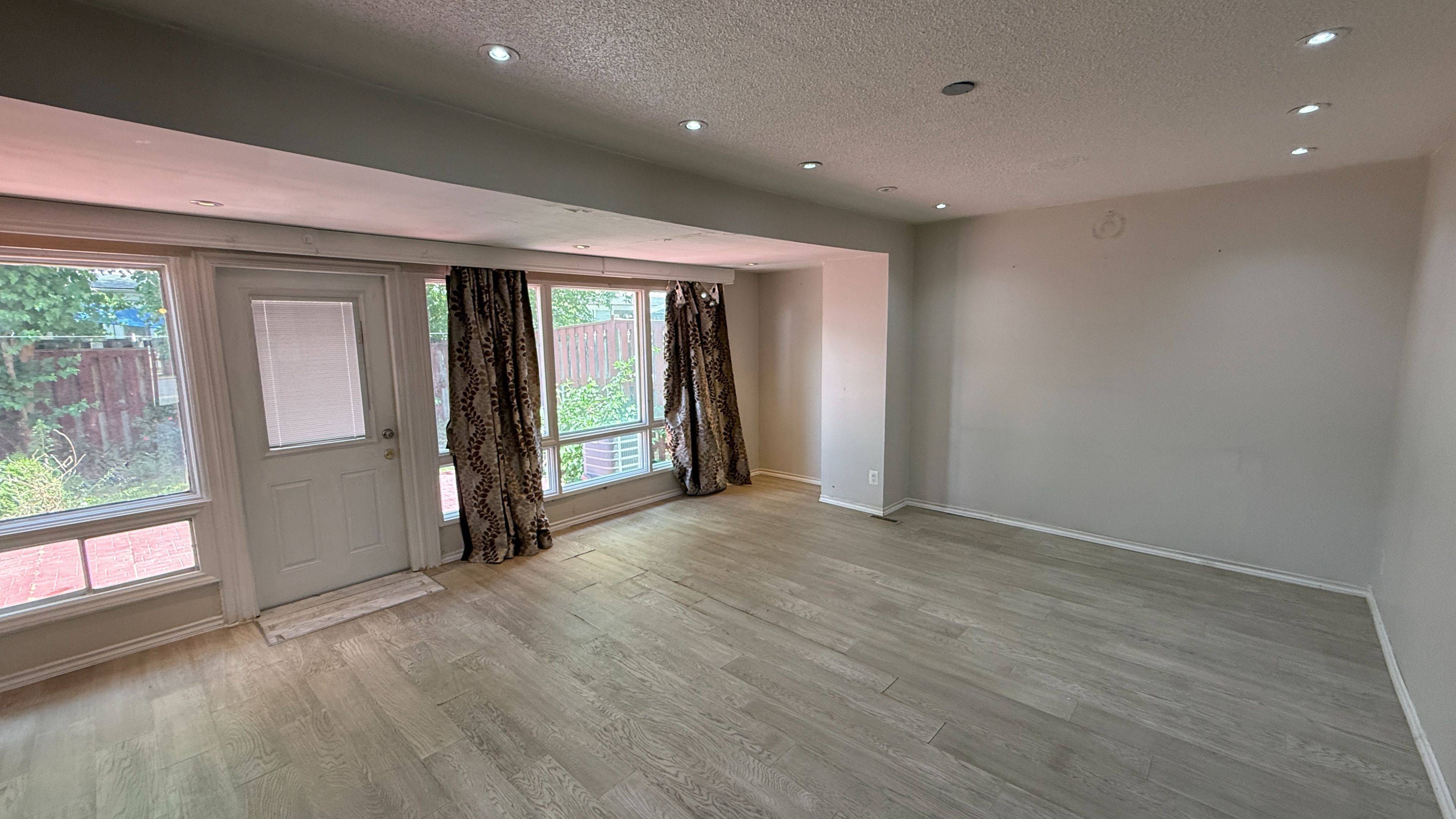 Mississauga, ON L4T 1Y5,3600 Morning Star DR #10