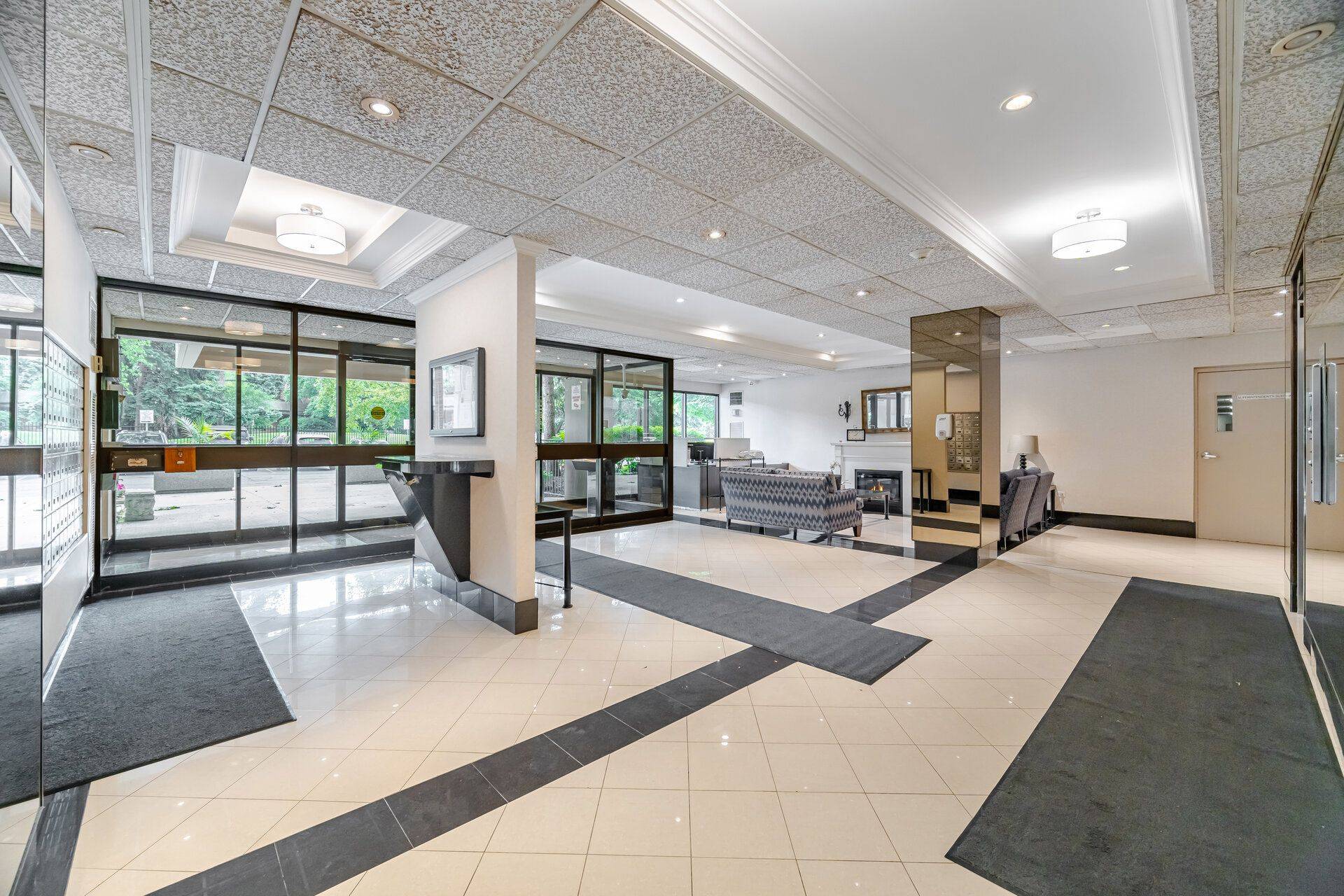 Mississauga, ON L5A 3R6,1320 Mississauga valley BLVD #515