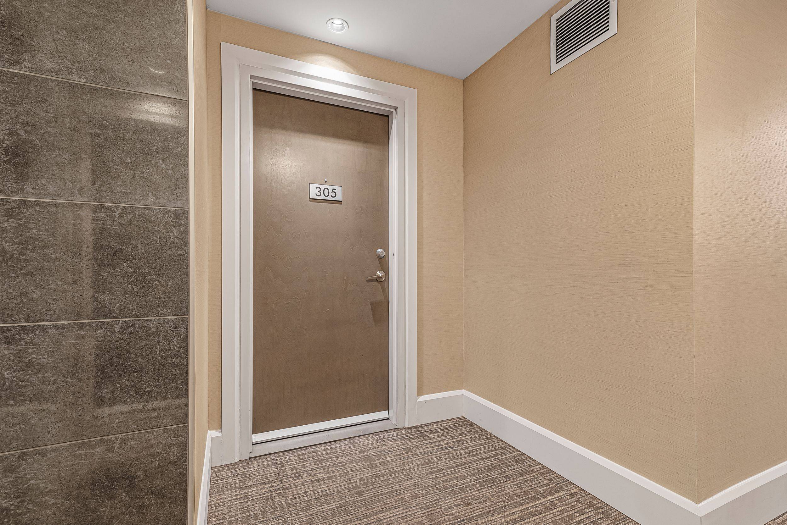 West Centre Town, ON K1Y 4G9,10 Rosemount AVE #305