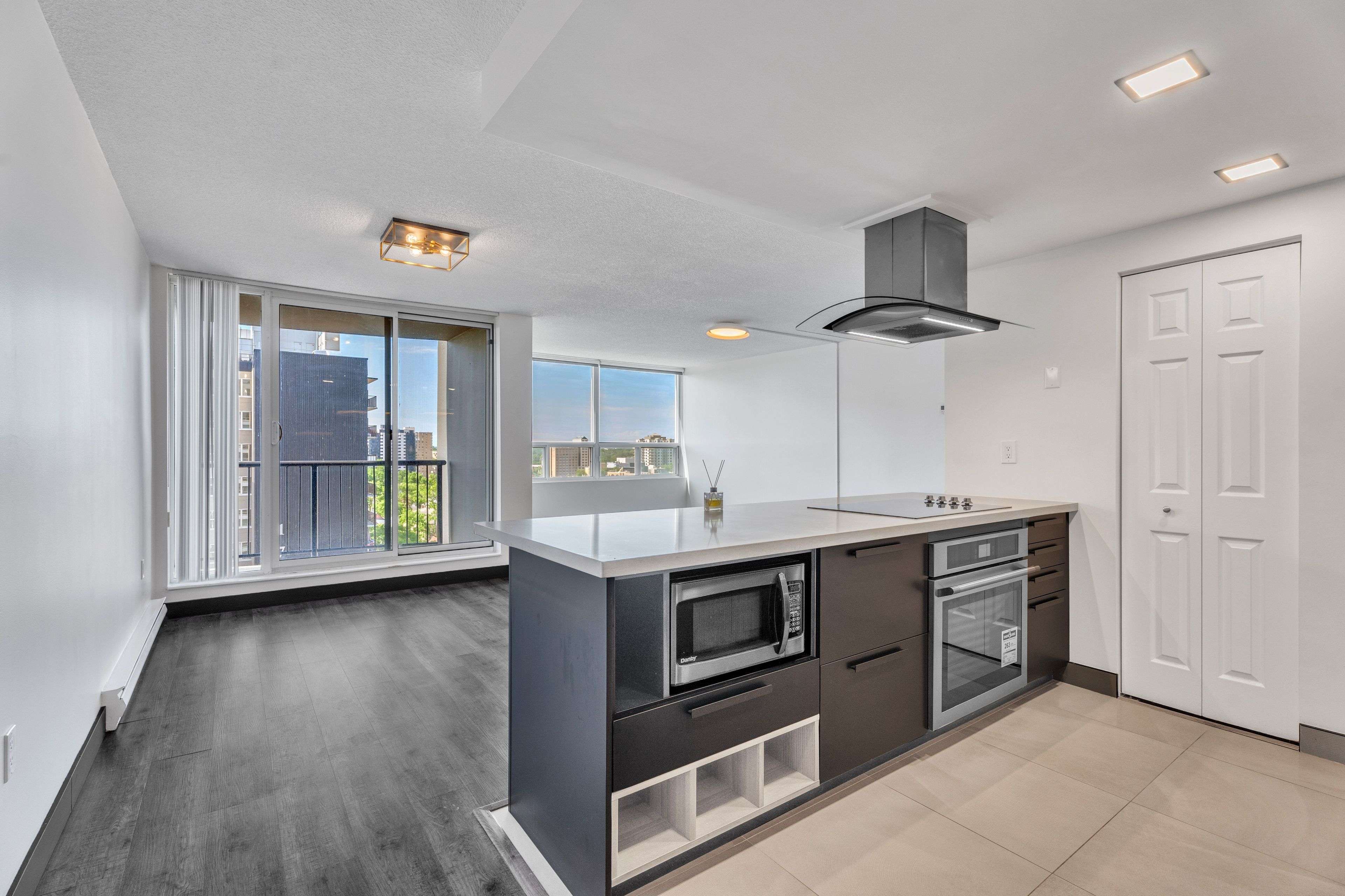 London East, ON N6A 5N7,155 KENT ST #1108