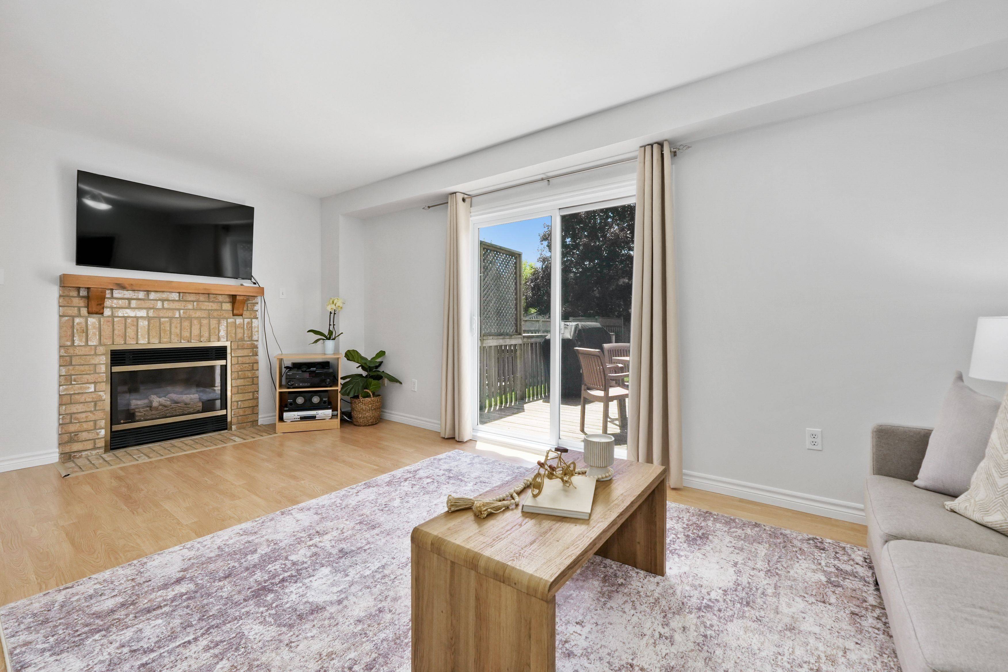 Cobourg, ON K9A 5M9,993 Fraser CT