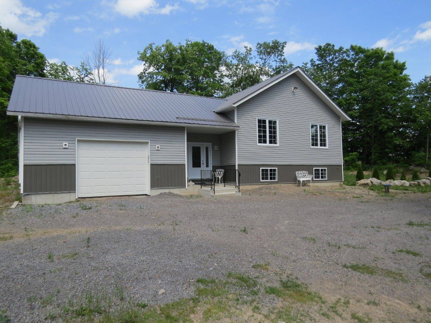 Centre Hastings, ON K0K 2K0,325 Douglas RD