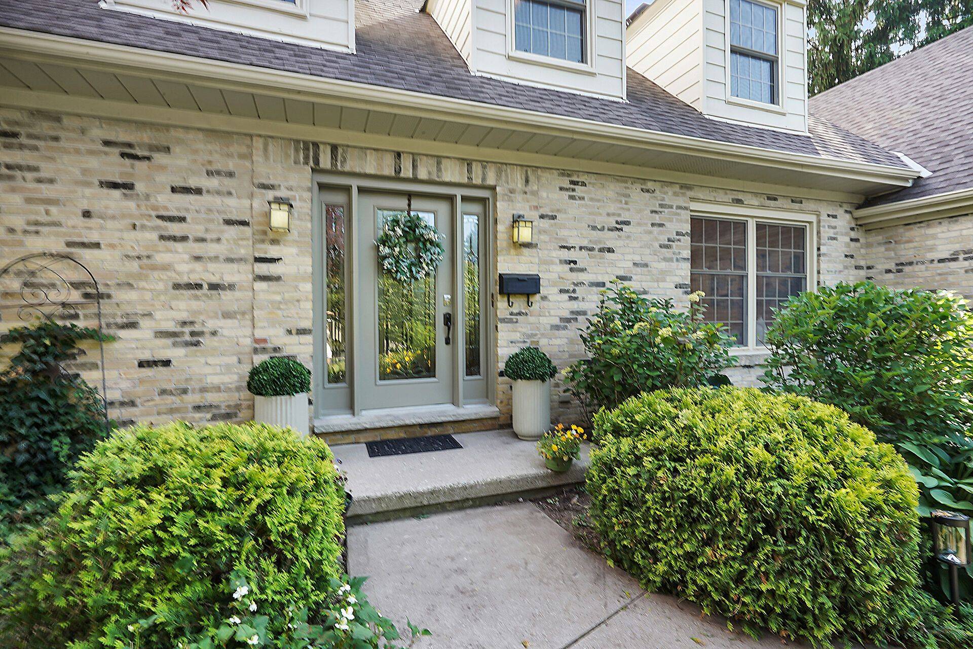 London North, ON N6G 2P5,34 Mohawk RD