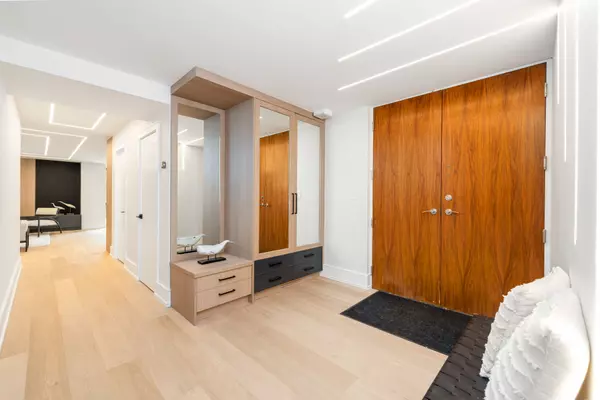 Toronto C09, ON M4W 1L9,66 Collier ST #2D