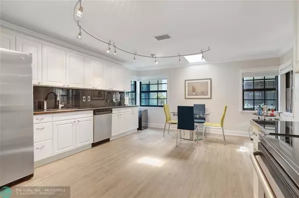 Fort Lauderdale, FL 33316,905 SE 12th Ct #17