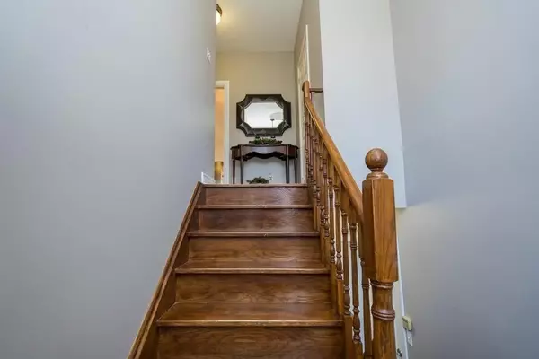 Toronto W04, ON M9N 2C1,12 King George RD #Room 3