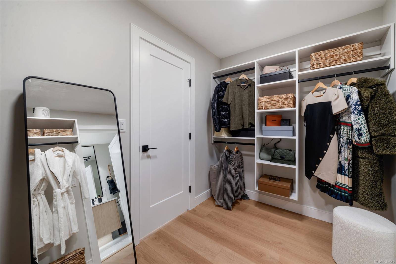 Langford, BC V9B 7E2,1810 Selenite Pl #114