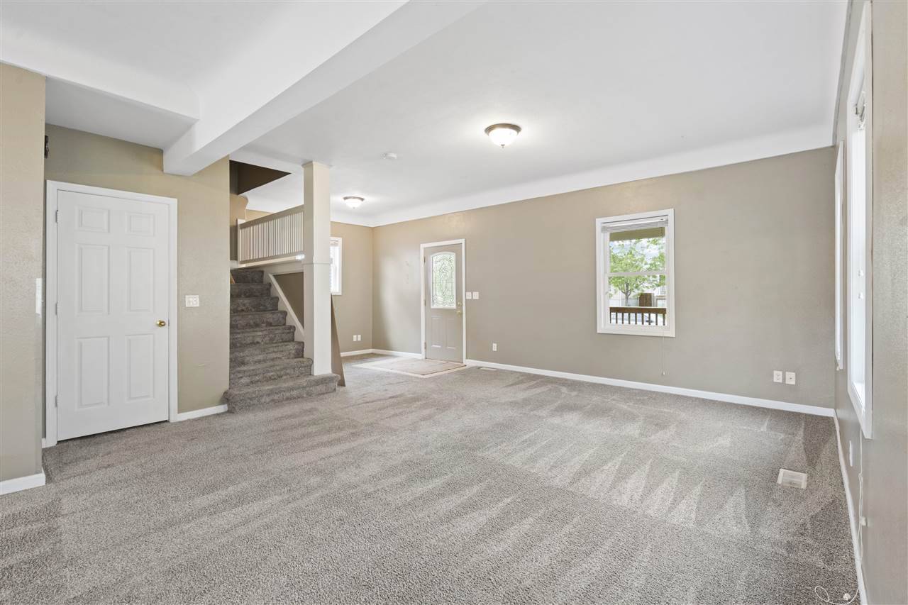 Cedar Rapids, IA 52405,517 B Ave NW
