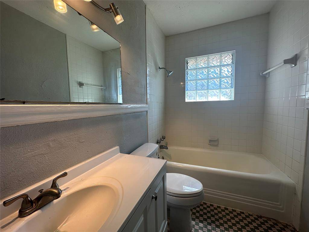Dallas, TX 75219,4000 Hawthorne Avenue #9