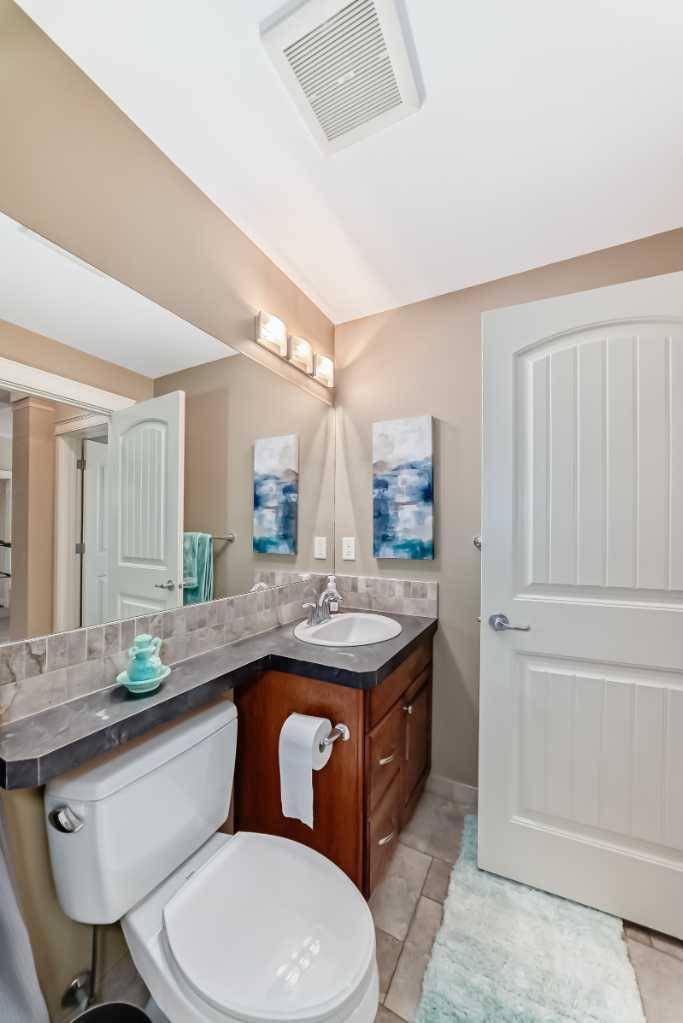 Sylvan Lake, AB T4S0G7,4707 50 ST #108