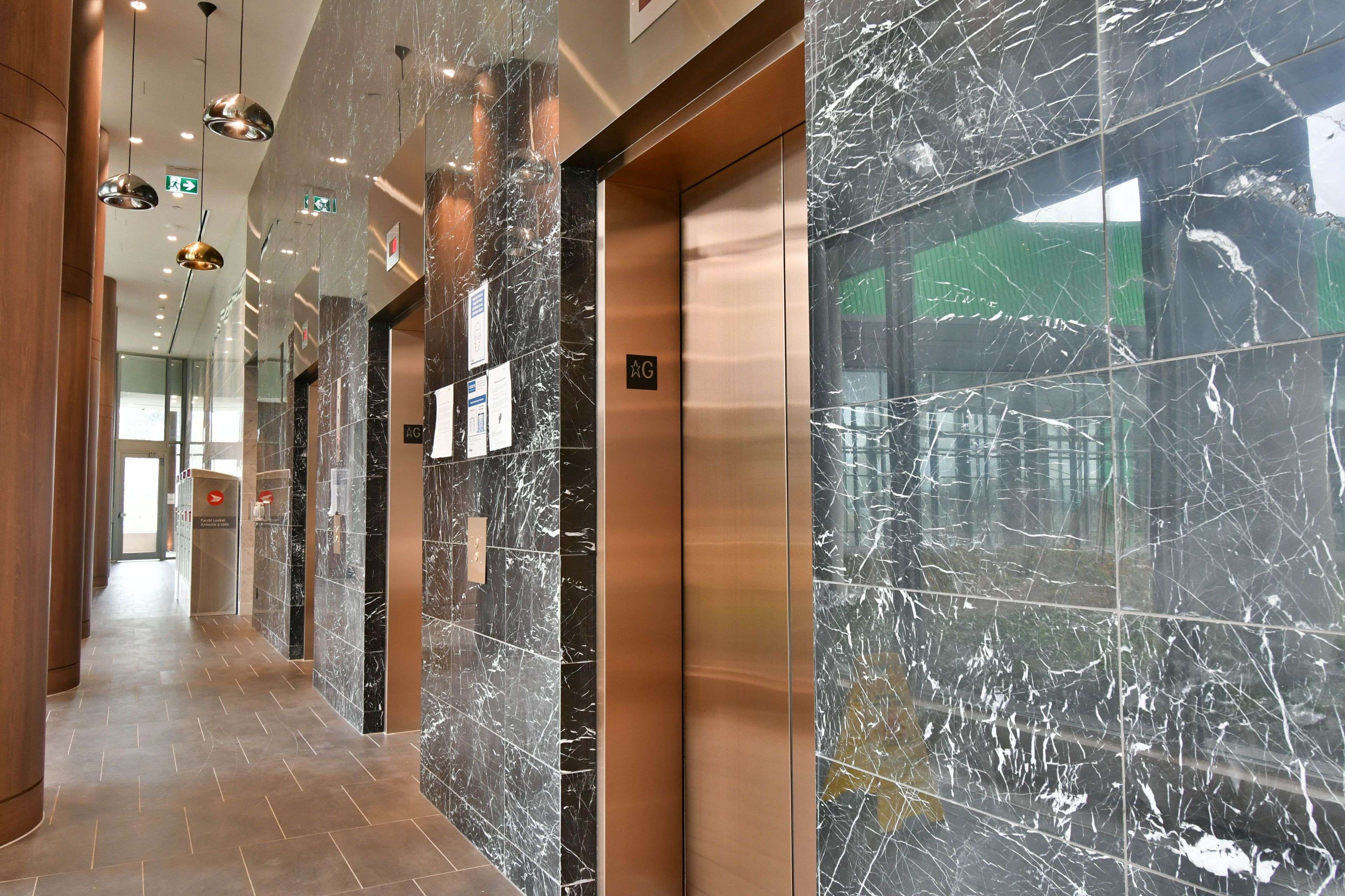 Toronto C15, ON M2K 0E4,117 McMahon DR #2111
