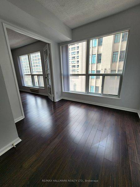 Toronto C08, ON M5B 2M3,7 Carlton ST #607