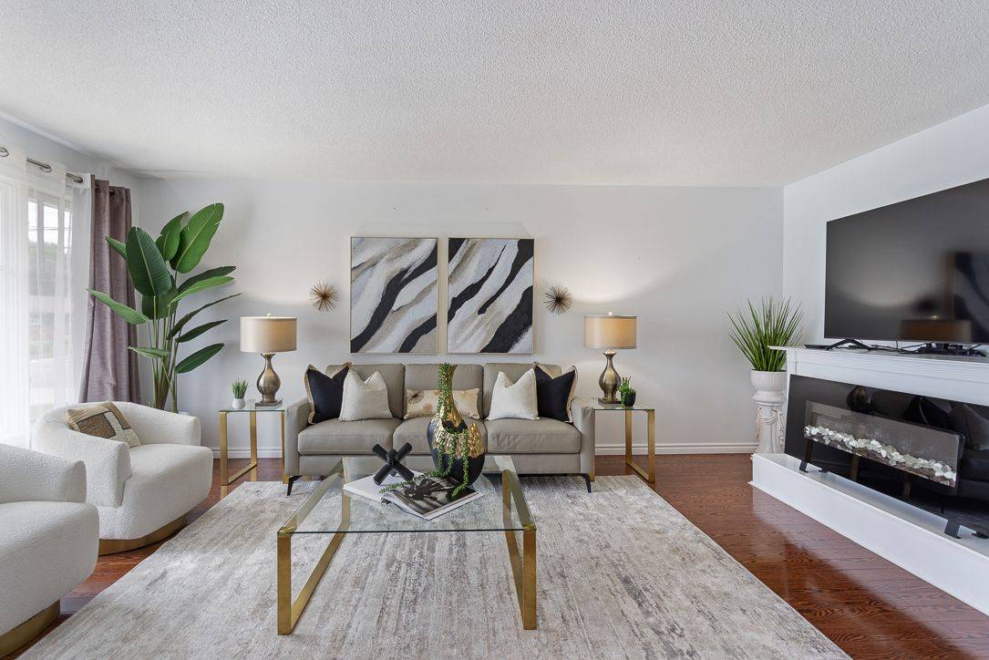 Pickering, ON L1W 2P4,756 Hillcrest RD