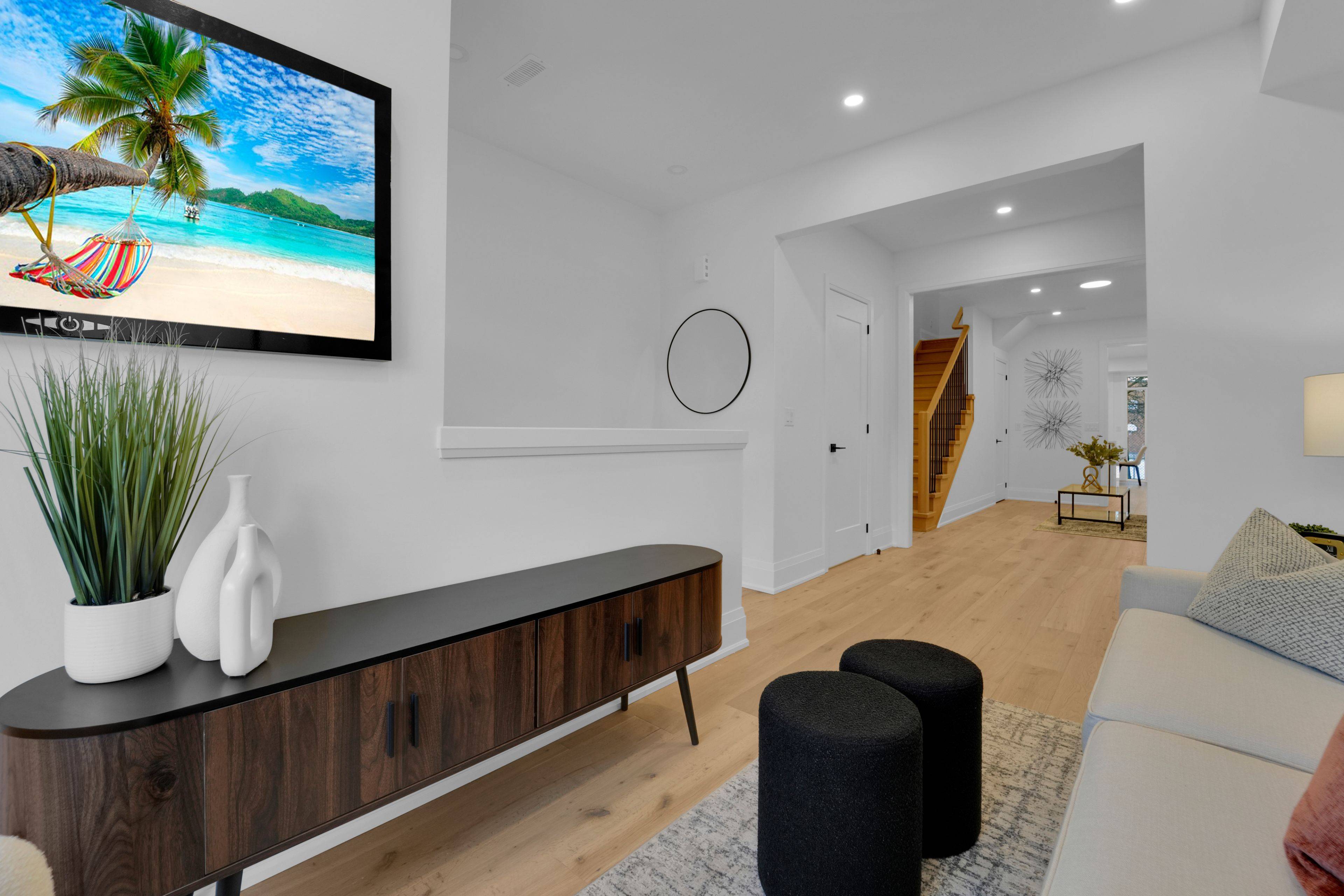 Toronto W02, ON M6S 2L7,521 St Johns RD #UPPER