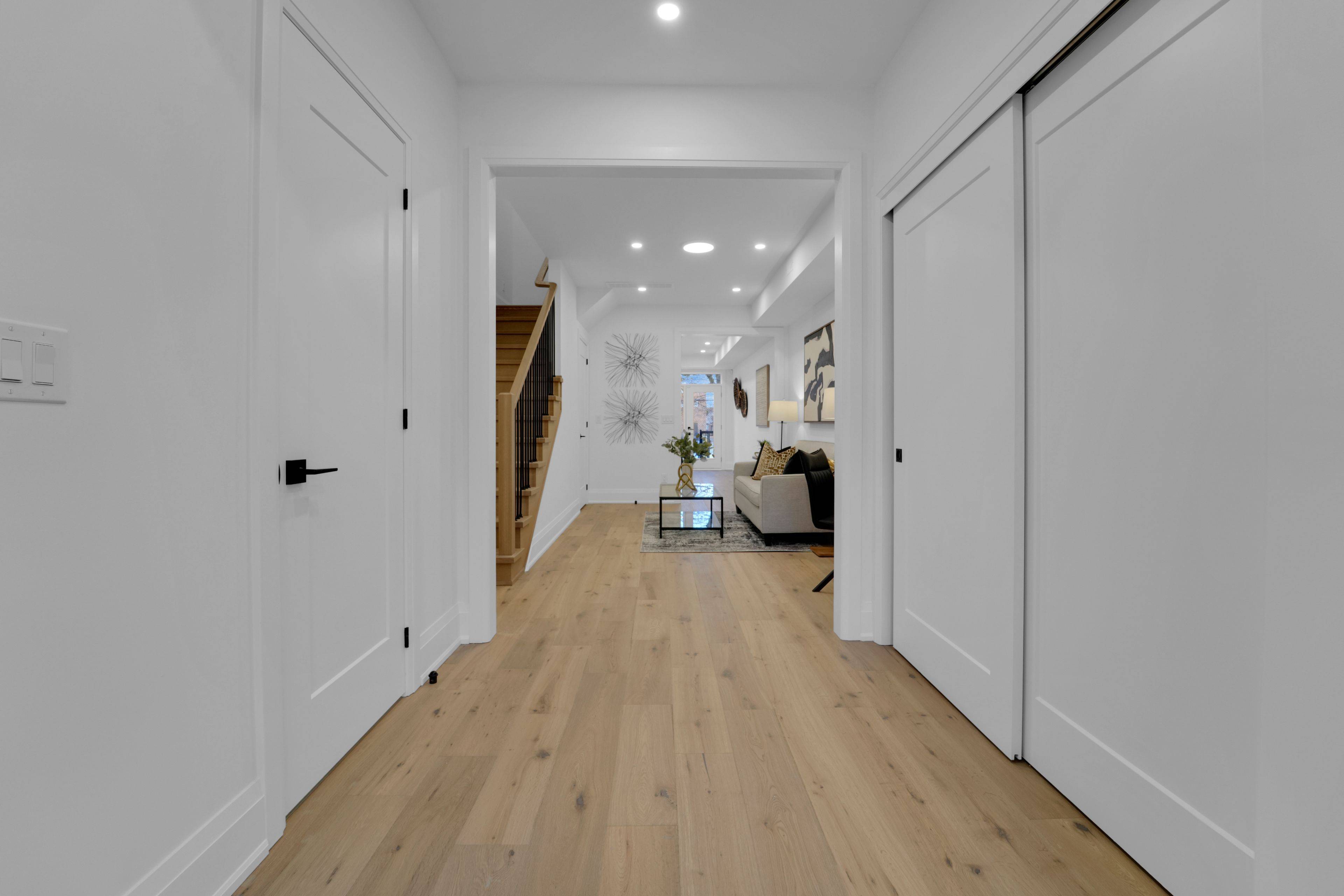 Toronto W02, ON M6S 2L7,521 St Johns RD #UPPER