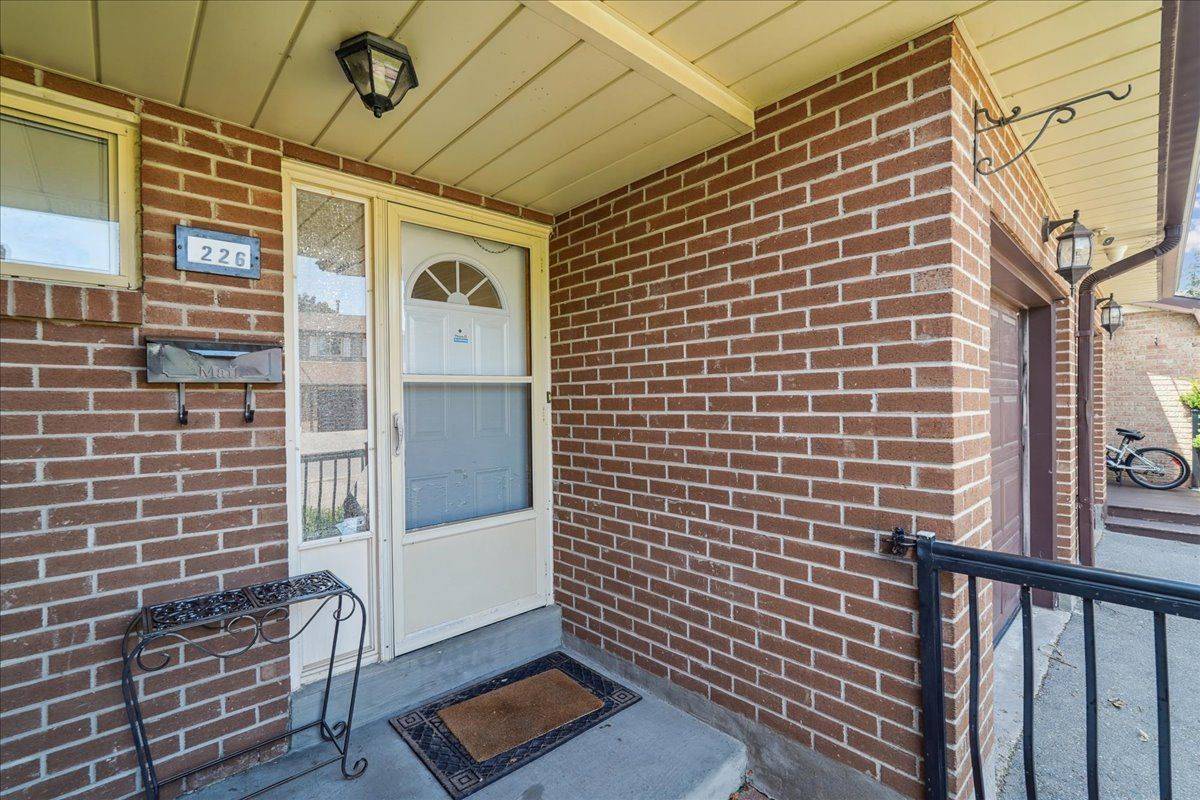 Brampton, ON L6V 3H9,226 Baronwood CT #226