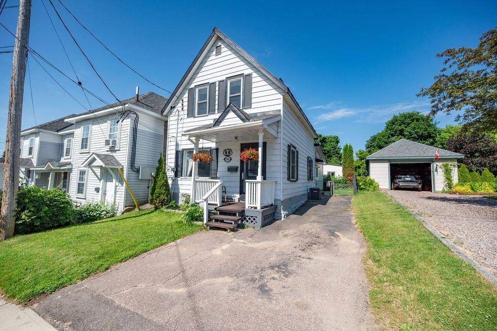 Pembroke, ON K8A 4P4,386 Murray ST