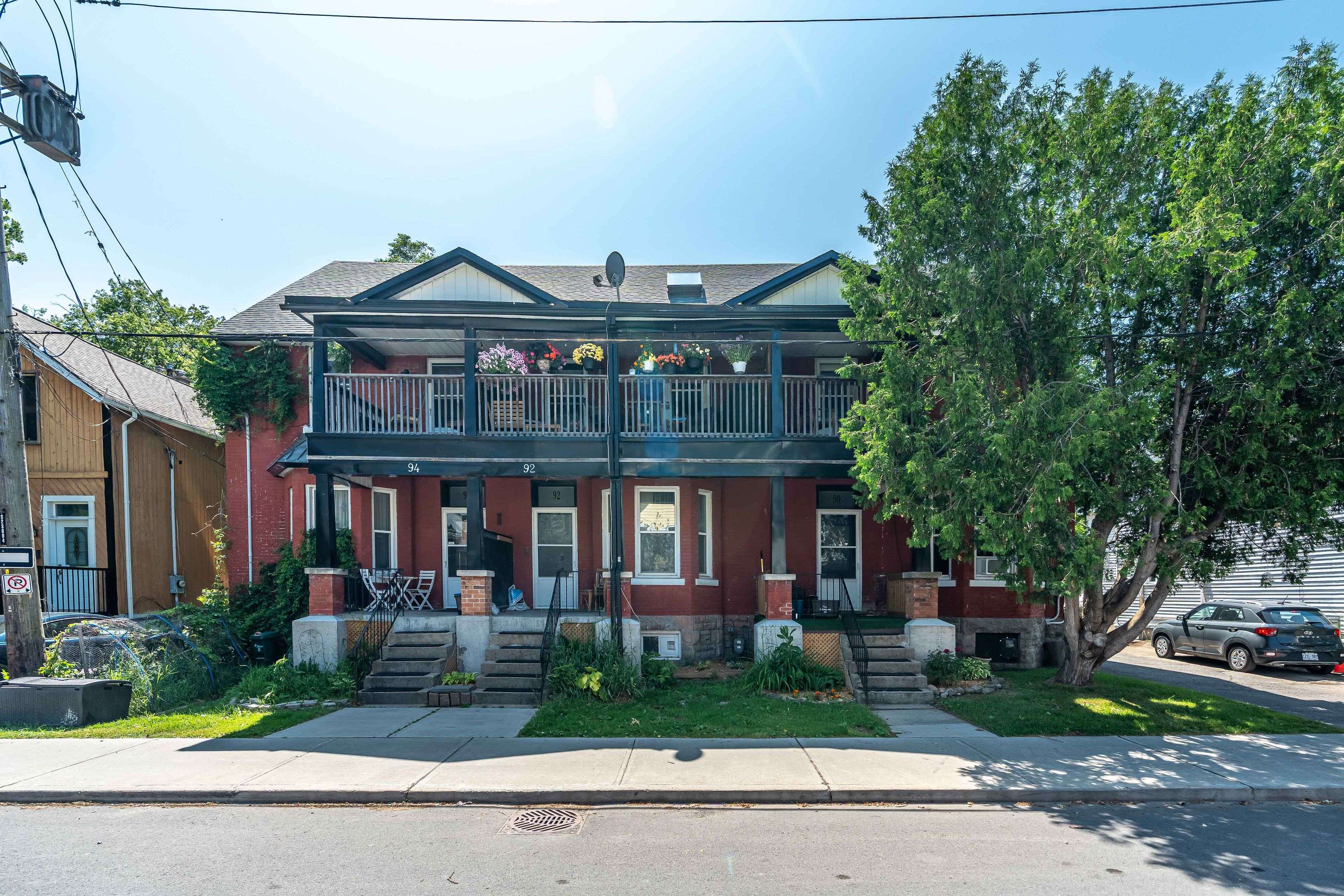 West Centre Town, ON K1R 7A7,90 Cambridge ST N