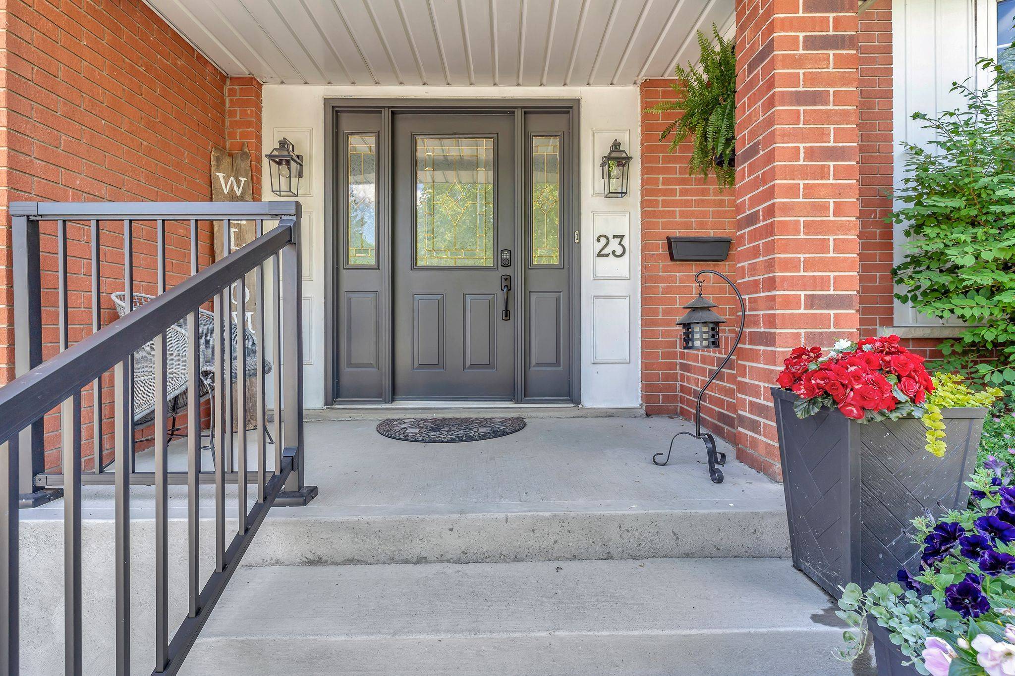 Kitchener, ON N2N 1E5,23 Meadowbrook DR