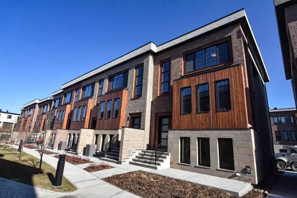 81 Greenbriar PL Northwest #215, Calgary, AB T3B 6J1