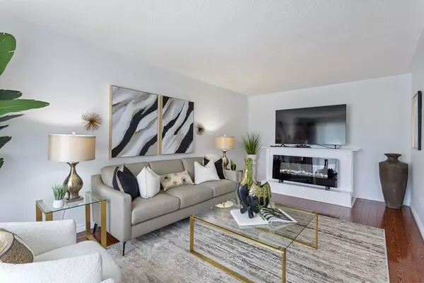 Pickering, ON L1W 2P4,756 Hillcrest RD