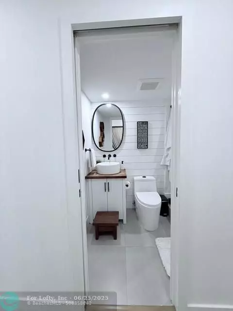Fort Lauderdale, FL 33316,1625 SE 10th Ave #301
