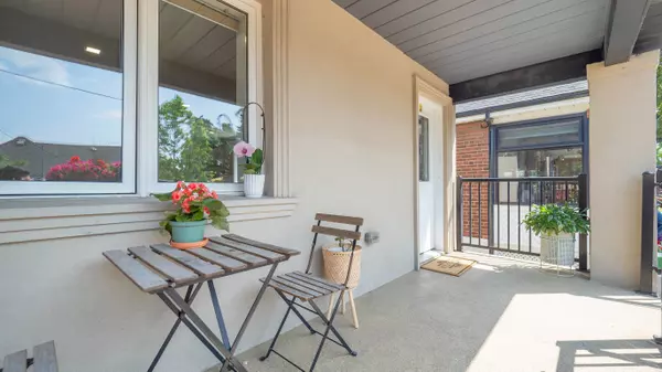 Toronto W03, ON M6M 1N4,36 Juliet CRES