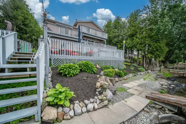 Stone Mills, ON K0K 3G0,20B Oak LN