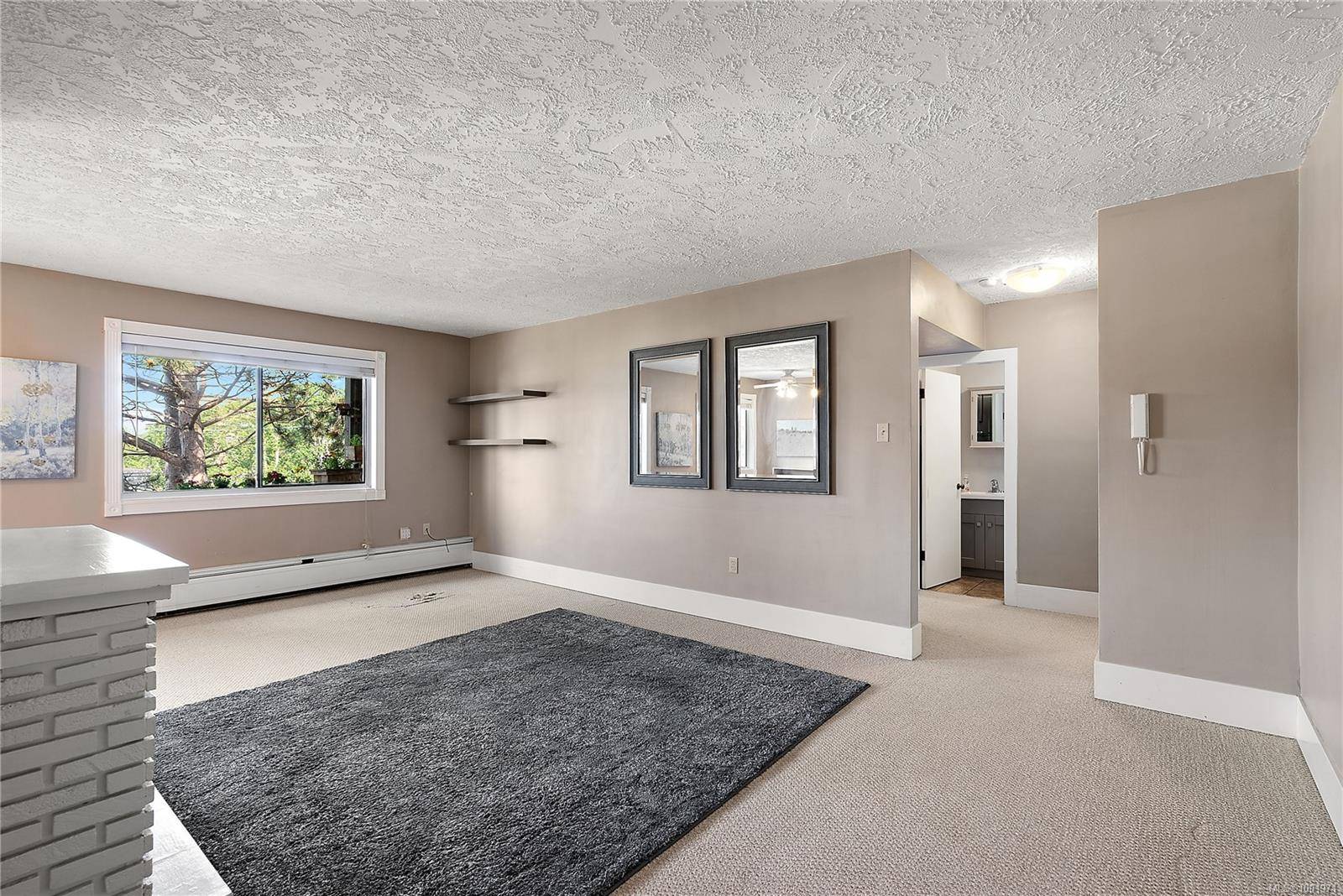 Victoria, BC V8R 4R9,1975 Lee Ave #311